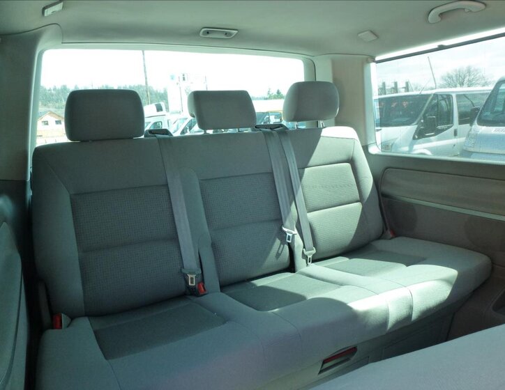 Volkswagen Multivan Kombi 2,5 l 128 kw