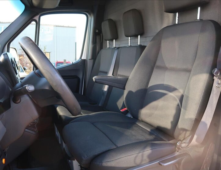 Mercedes-Benz Sprinter 10