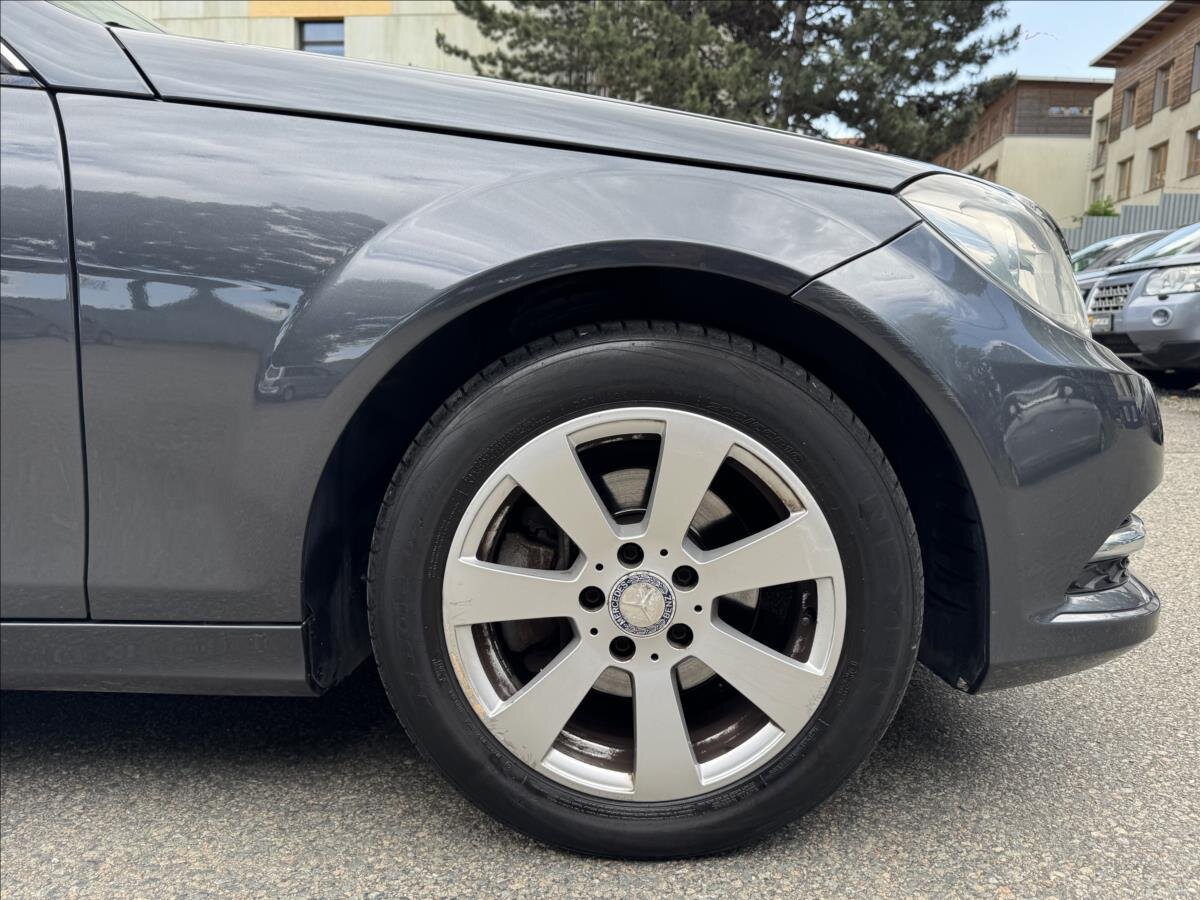 Mercedes-Benz Třídy C Kombi 2,1 l 88 kw