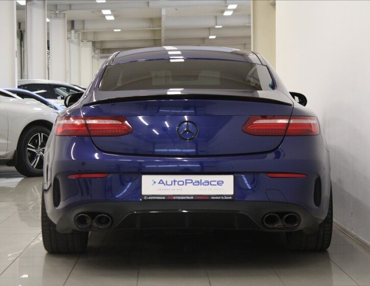 Mercedes-Benz Třídy E Kupé 2,0 l 143 kw