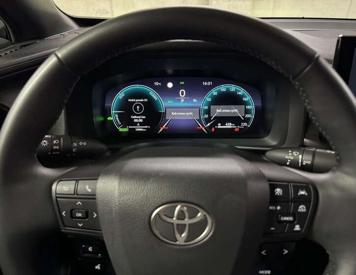 Toyota C-HR SUV 1,8 l 72 kw