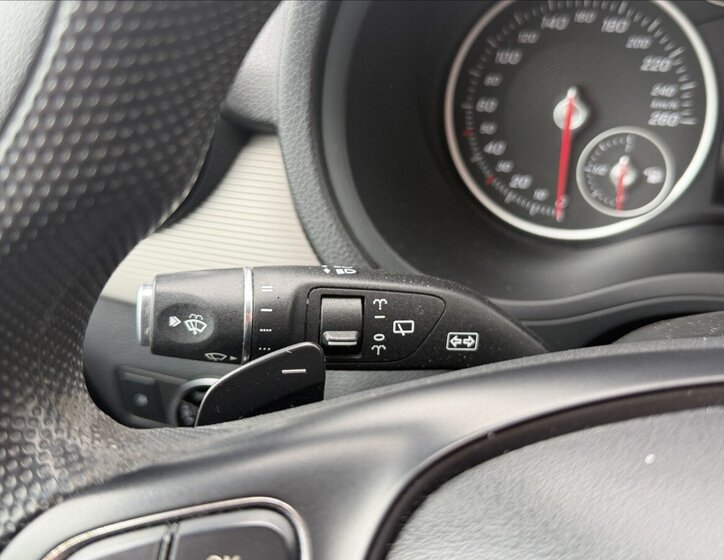 Mercedes-Benz Třídy B Kombi 1,5 l 80 kw