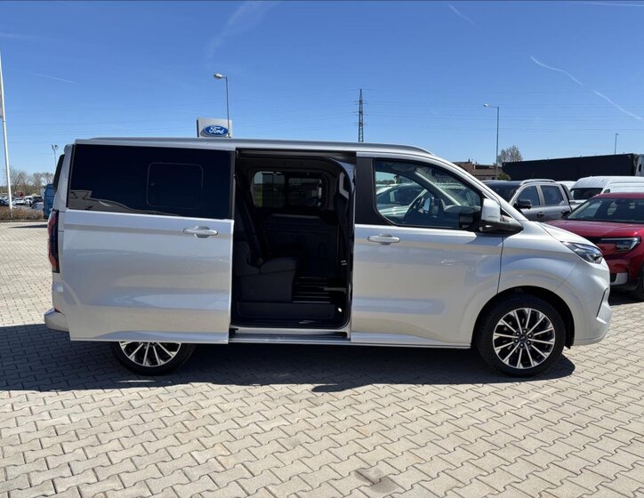 Ford Tourneo Custom Kombi 2,0 l 125 kw
