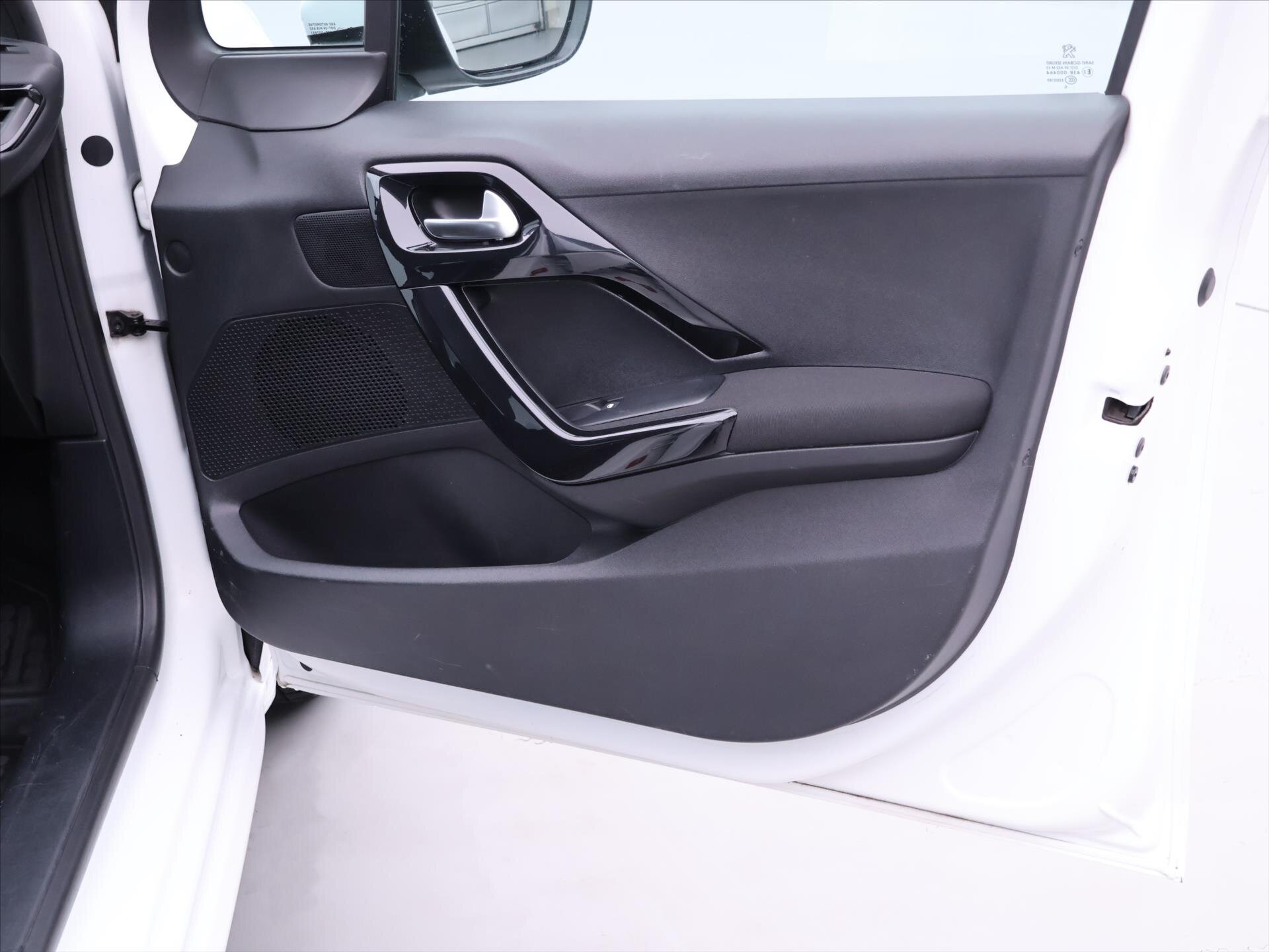 Peugeot 208 Hatchback 1,2 l 60 kw