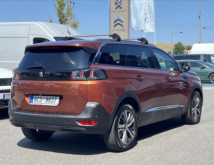 Peugeot 5008 SUV 1,2 l 96 kw