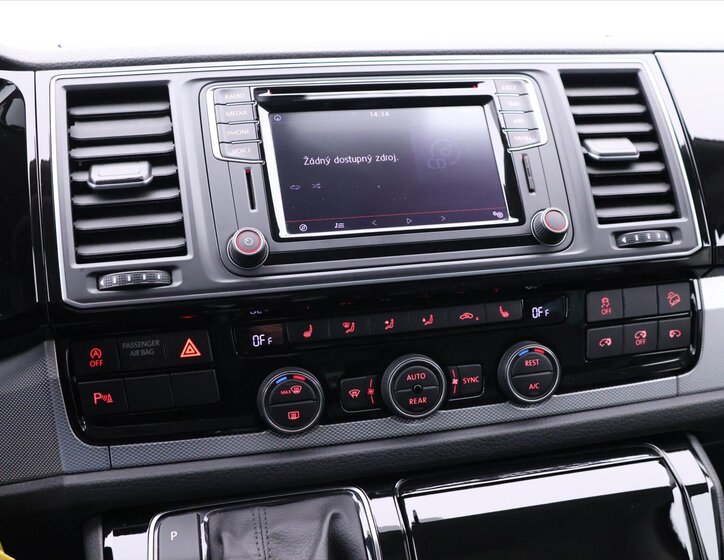 Volkswagen Multivan 27