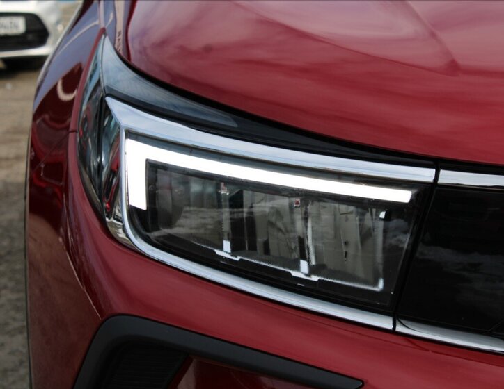 Opel Grandland SUV 1,2 l 96 kw