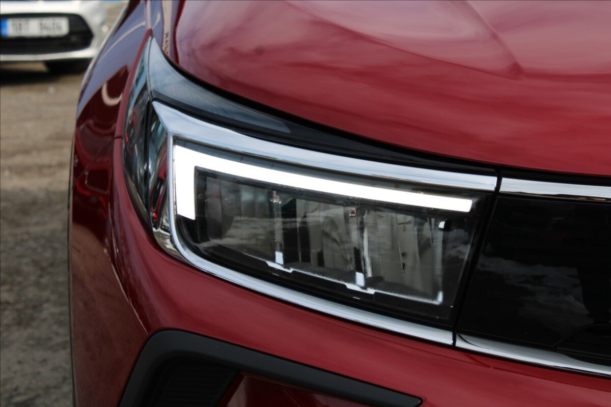 Opel Grandland SUV 1,2 l 96 kw