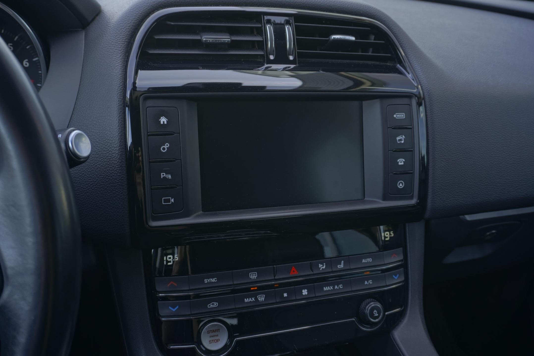 Jaguar F-Pace SUV / Terénní 2,0 l 184 kw