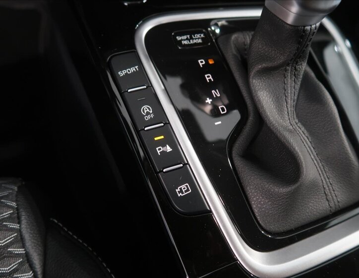 KIA XCeed CUV / Crossover 1,5 l 103 kw