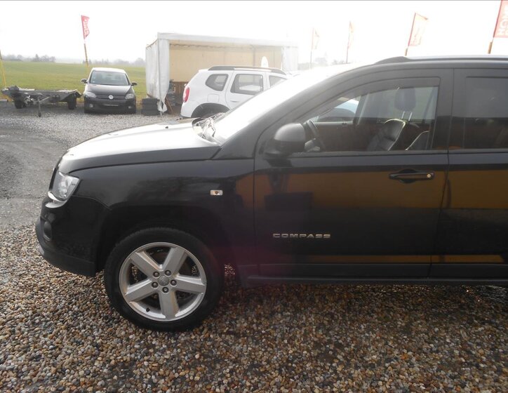 Jeep Compass 10