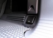 Land Rover Defender SUV / Terénní 5,0 l 313 kw