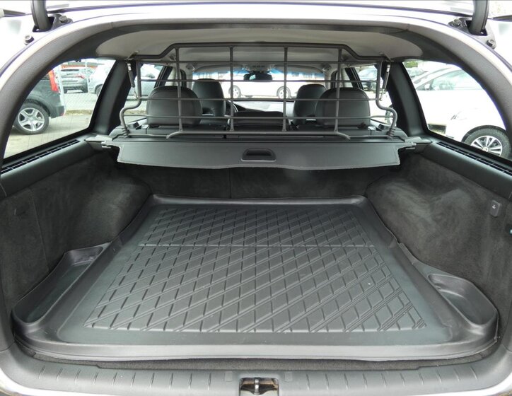 Volvo XC70 Kombi 2,4 l 136 kw