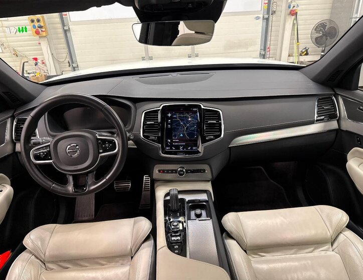 Volvo XC90 SUV 2,0 l 220 kw