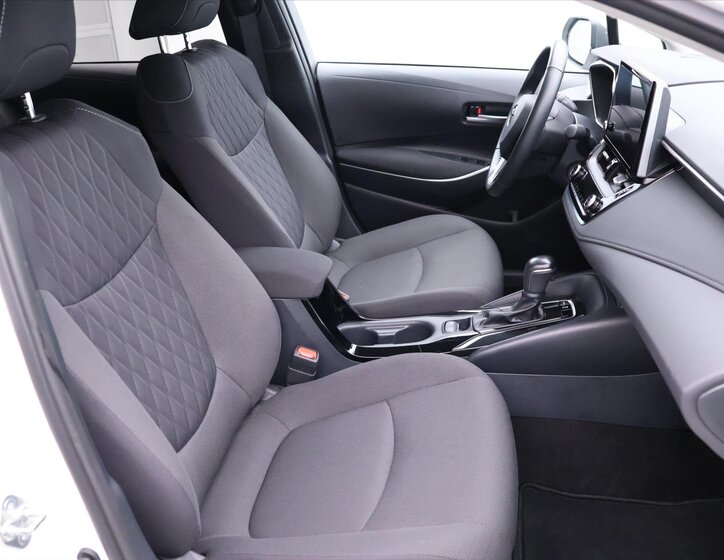 Toyota Corolla Sedan / Limuzína 1,5 l 92 kw