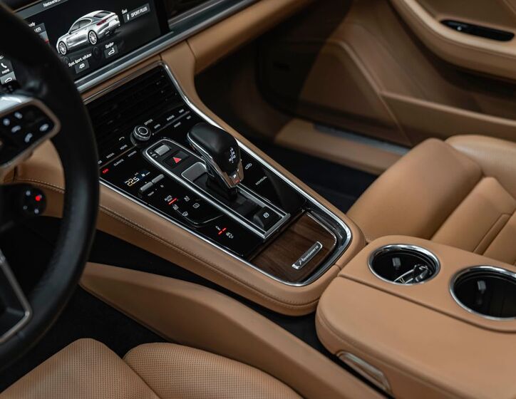Porsche Panamera 18