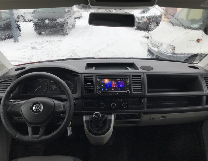 Volkswagen Transporter Kombi 2,0 l 62 kw