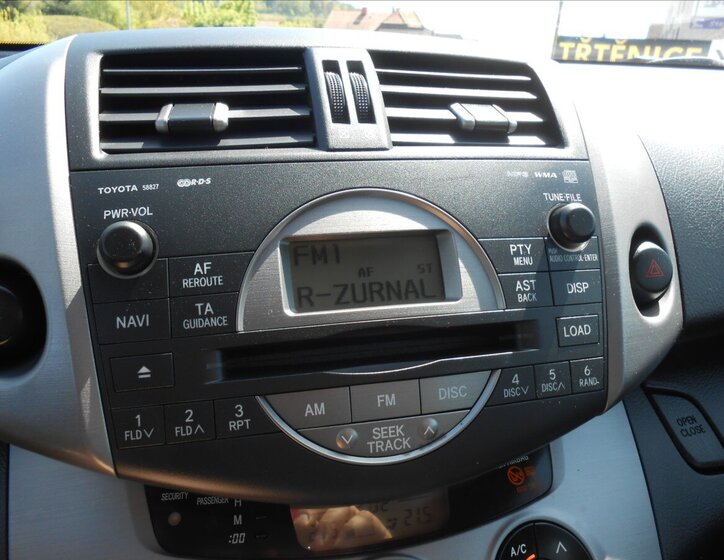 Toyota RAV4 Kombi 2,0 l 112 kw