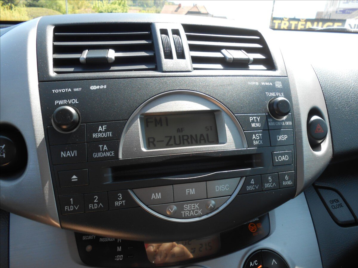 Toyota RAV4 Kombi 2,0 l 112 kw