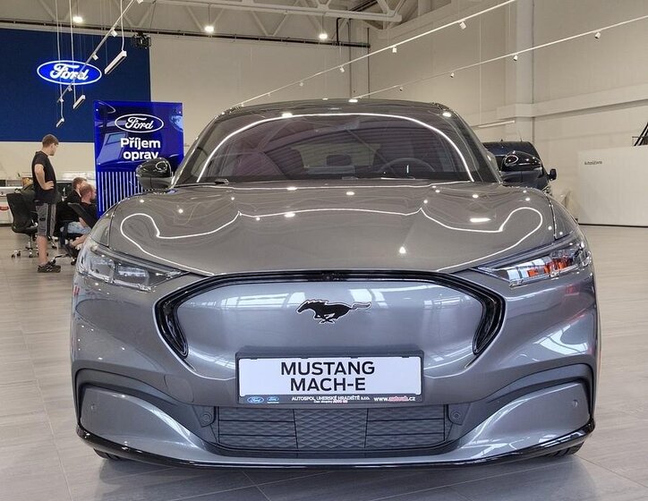 Ford Mustang Mach-E SUV / Terénní 0,0 198 kw