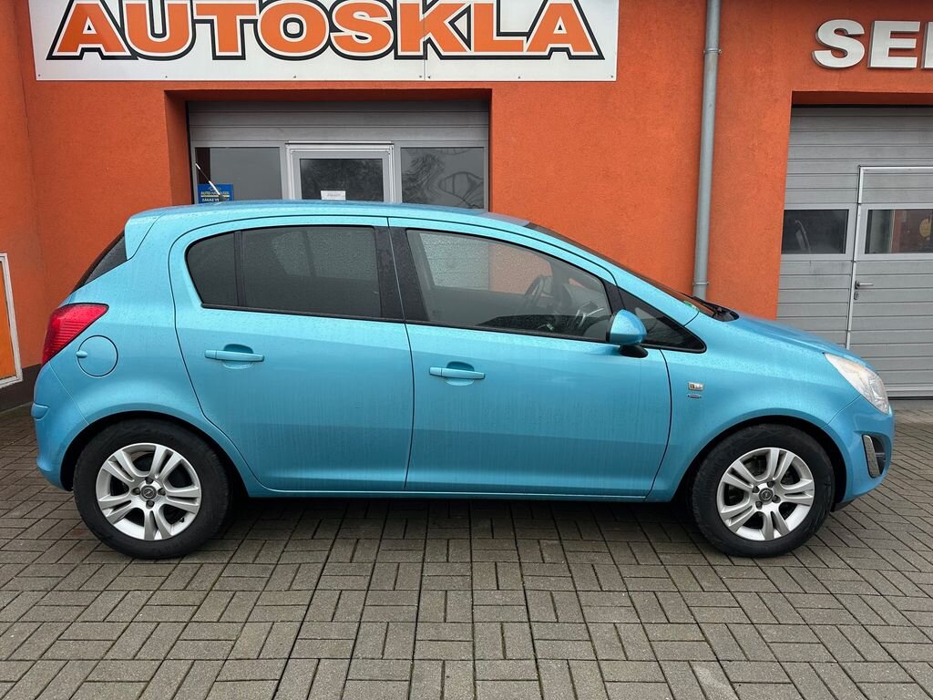 Opel Corsa Hatchback 1,4 l 64 kw