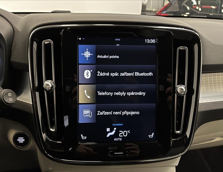 Volvo XC40 SUV / Terénní 1,5 l 120 kw