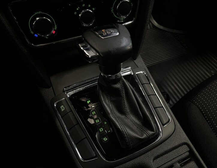 Škoda Superb Liftback 2,0 l 103 kw