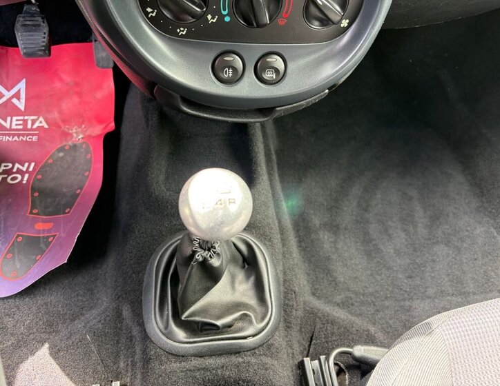 Ford Streetka Kabriolet 1,6 l 70 kw