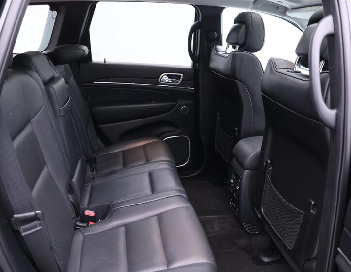 Jeep Grand Cherokee 13