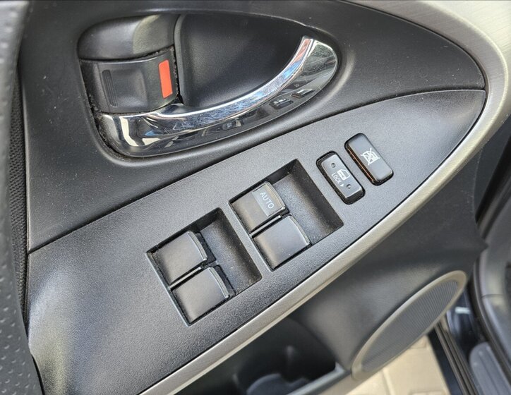 Toyota RAV4 Kombi 2,2 l 100 kw