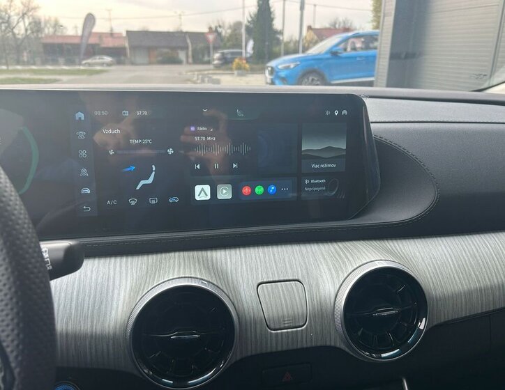 Dongfeng Ostatní MPV 1,5 l 180 kw