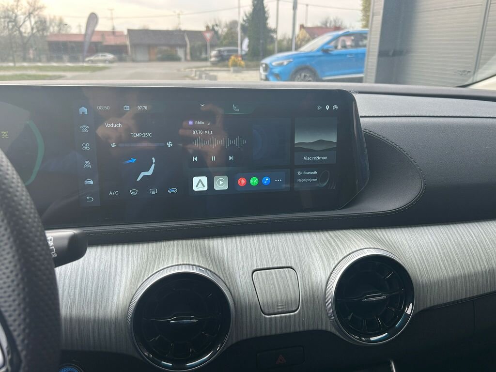 Dongfeng Ostatní MPV 1,5 l 180 kw