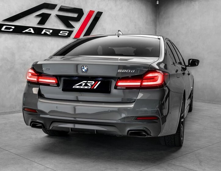 BMW Řada 5 Sedan / Limuzína 2,0 l 140 kw