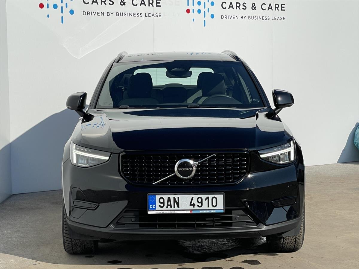 Volvo XC40 SUV / Terénní 2,0 l 145 kw