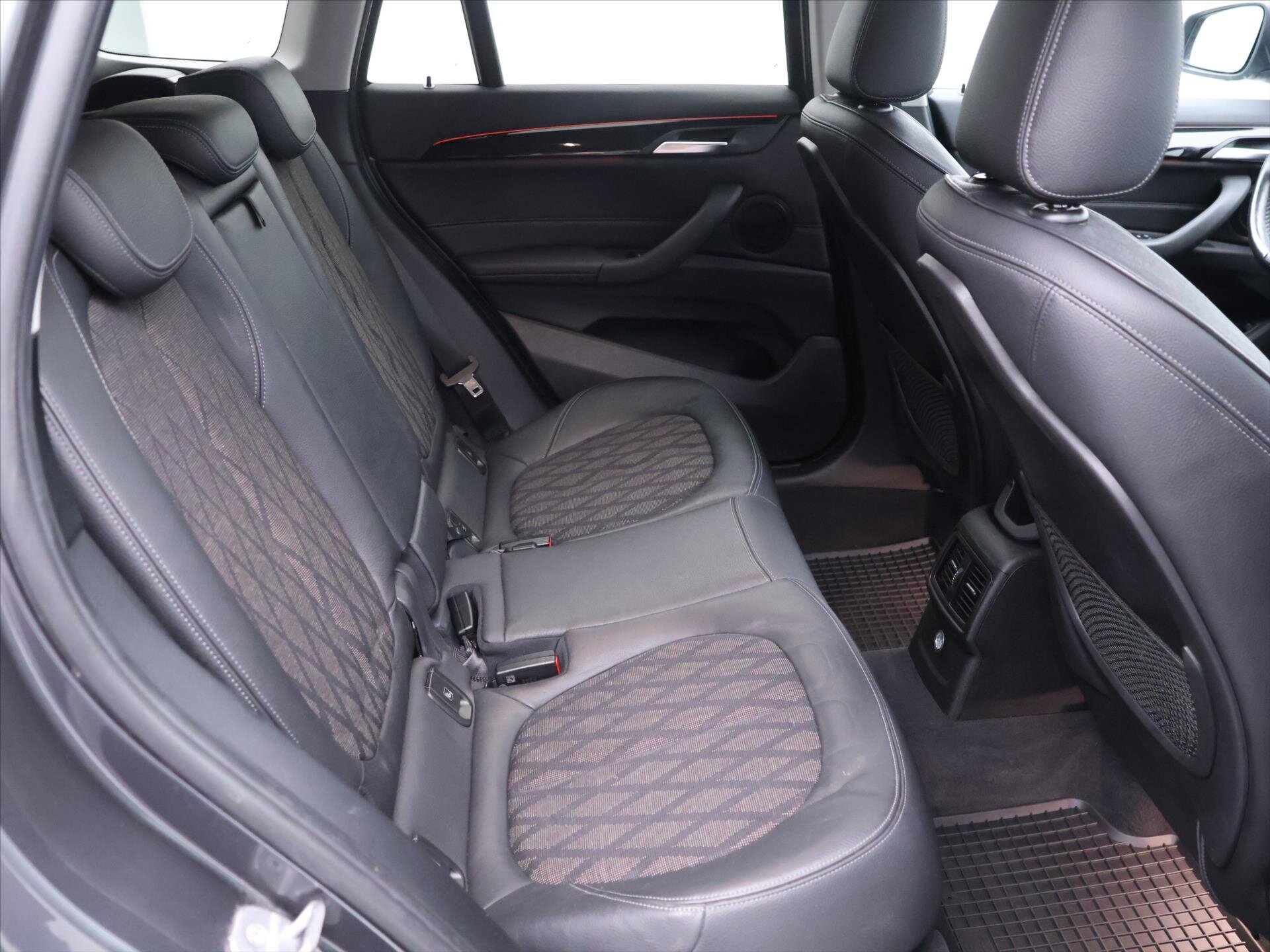 BMW X1 SUV 2,0 l 140 kw