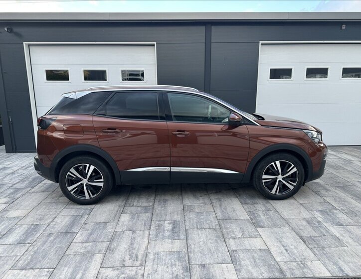 Peugeot 3008 SUV / Terénní 1,2 l 96 kw