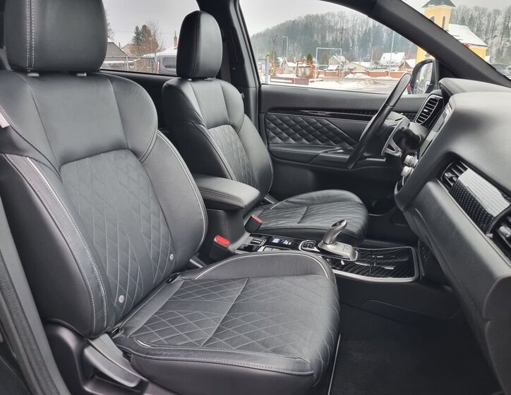 Mitsubishi Outlander SUV 2,4 l 165 kw