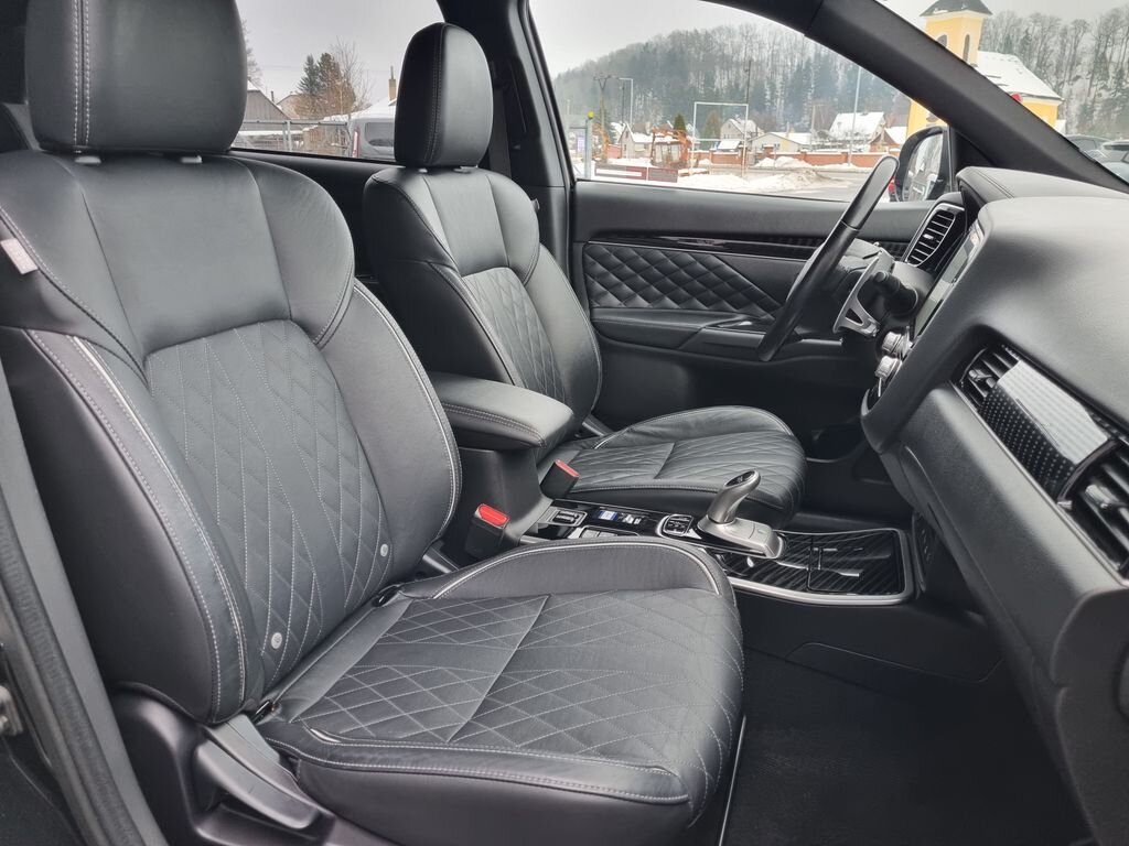 Mitsubishi Outlander SUV 2,4 l 165 kw