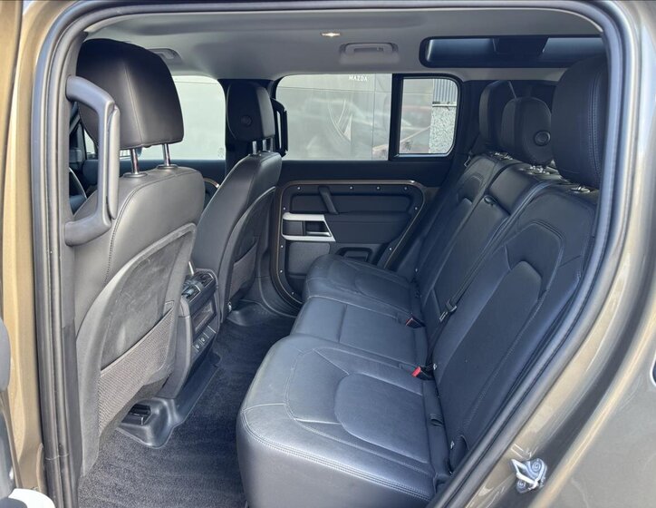 Land Rover Defender SUV / Terénní 3,0 l 221 kw