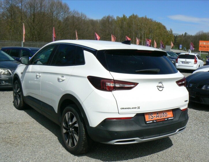 Opel Grandland X SUV / Terénní 1,2 l 96 kw