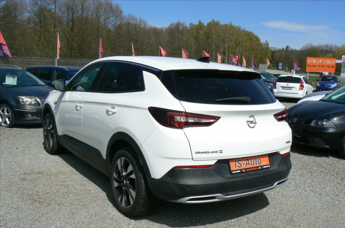 Opel Grandland X SUV / Terénní 1,2 l 96 kw