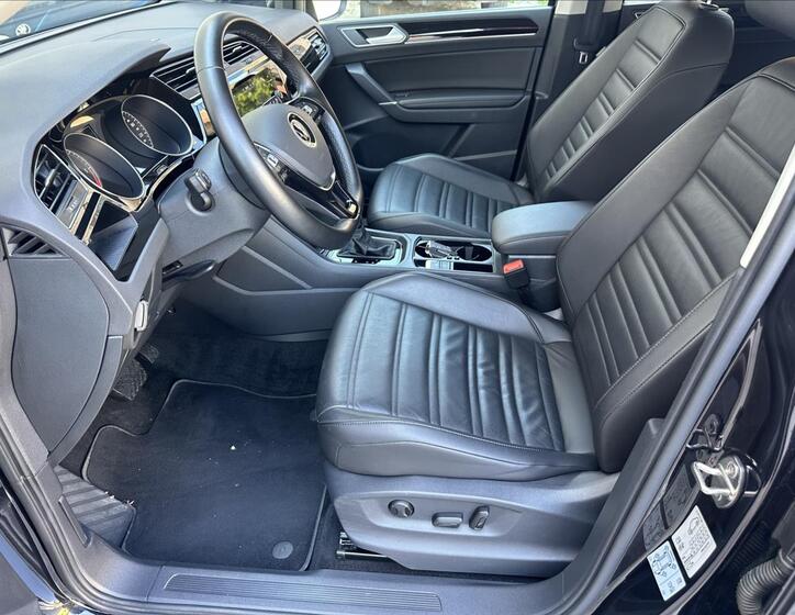Volkswagen Touran 9
