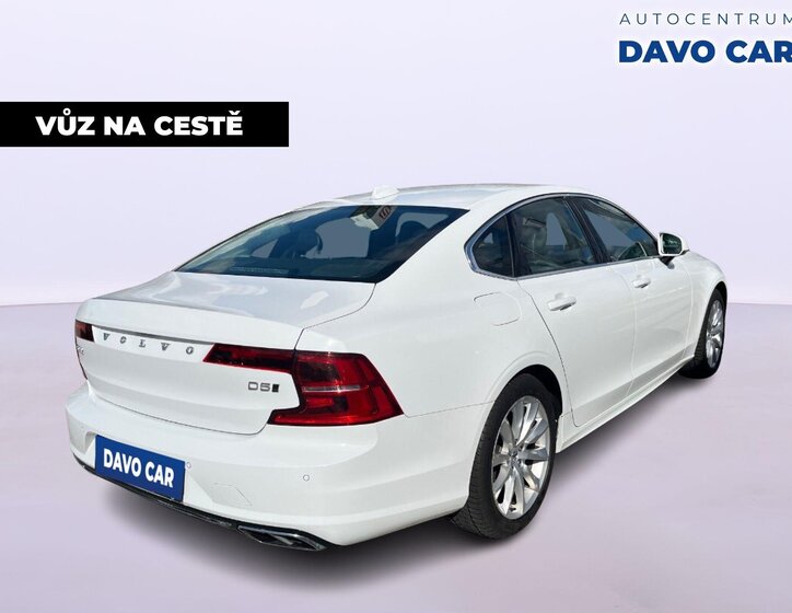 Volvo S90 Sedan / Limuzína 2,0 l 177 kw