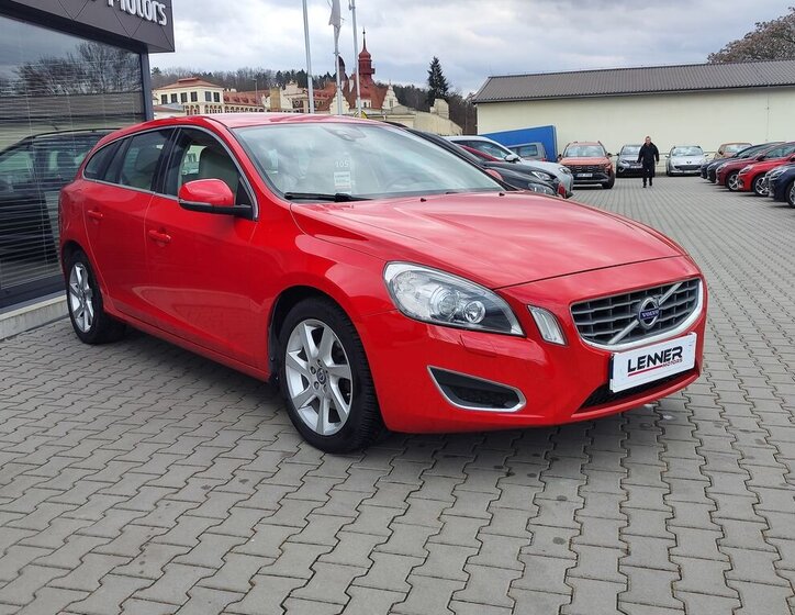 Volvo V60 Kombi 2,0 l 120 kw