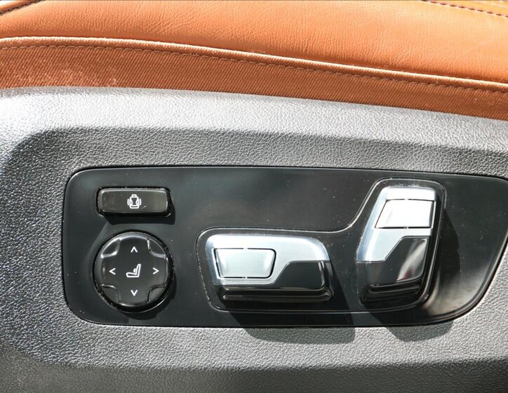 BMW X5 Kombi 3,0 l 290 kw