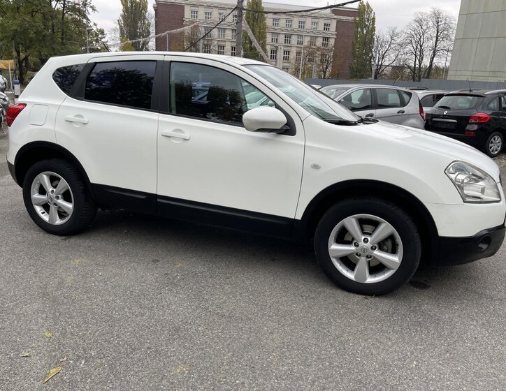 Nissan Qashqai SUV / Terénní 2,0 l 110 kw