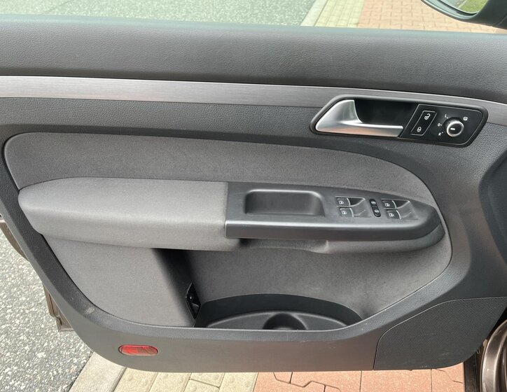 Volkswagen Touran Ostatní 1,2 l 77 kw