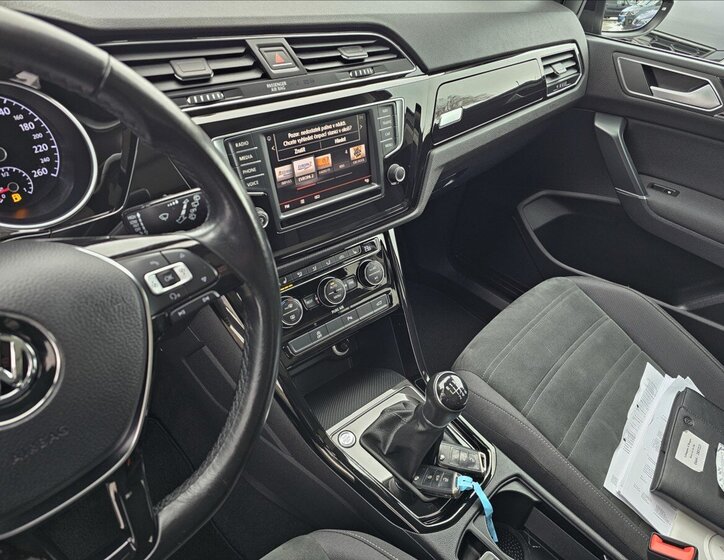 Volkswagen Touran Kombi 1,4 l 110 kw