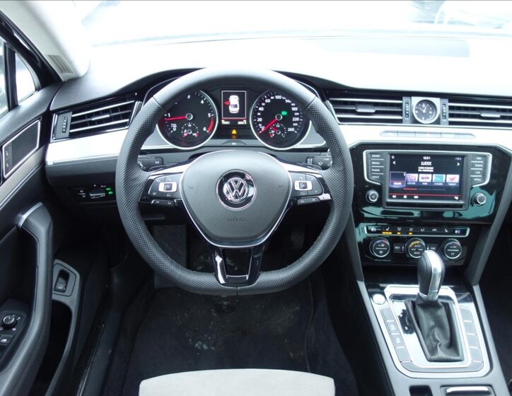 Volkswagen Passat Sedan 2,0 l 140 kw