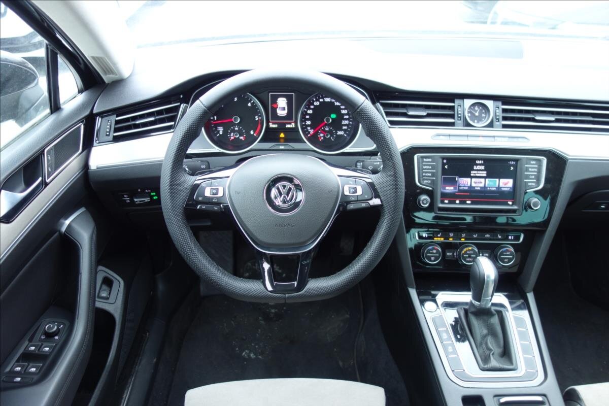 Volkswagen Passat Sedan 2,0 l 140 kw